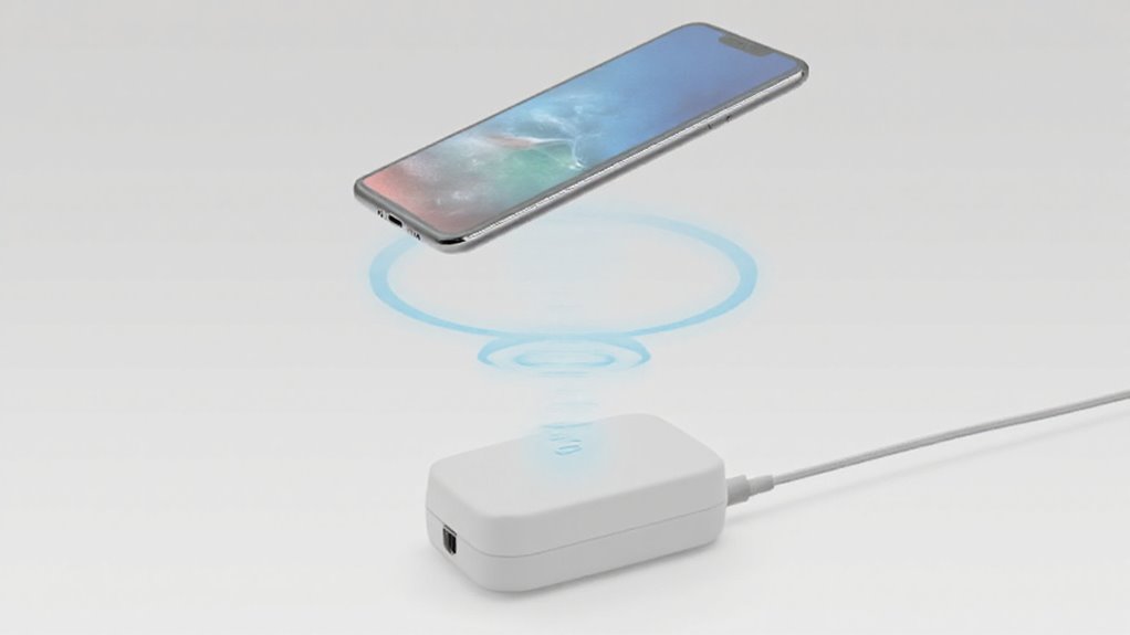 indukcyjne ładowanie powerbanku wygoda