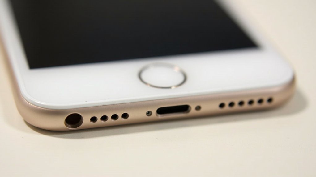 standardowe gniazdo słuchawkowe 3,5 mm